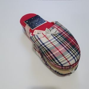 NWT Victoria Secret slippers. Size L